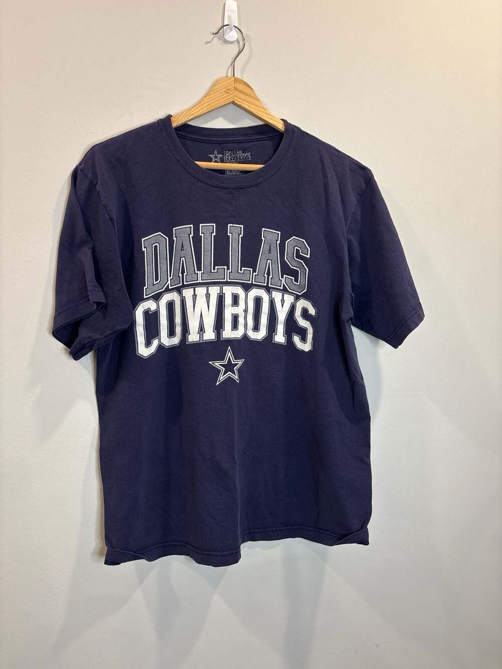 Dallas Cowboys Authentic NFL Football Navy Blue Graphic T-Shirt Medium